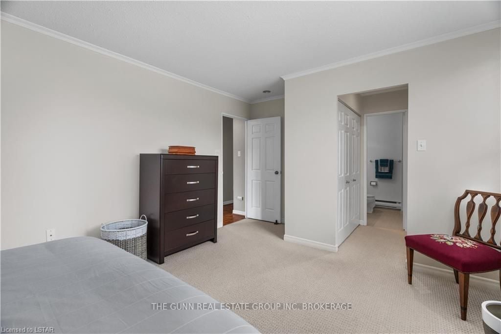 300 Everglade Cres 22