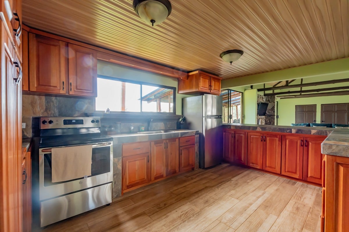 1.8 ACRES – 4 Bedroom Panoramic Ocean & Mountain View Paradise Home Tucked Away in Complete Privacy With Tropical Gardens & Fruit Trees!!!