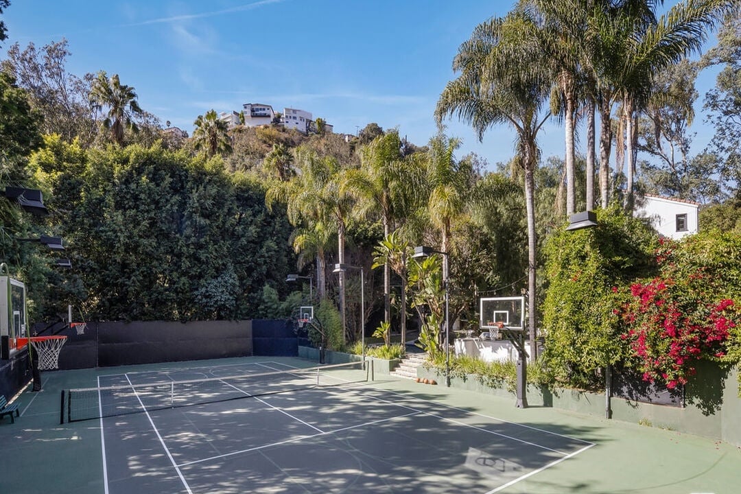 Velaris Estate, Laurel Canyon Blvd, 90046