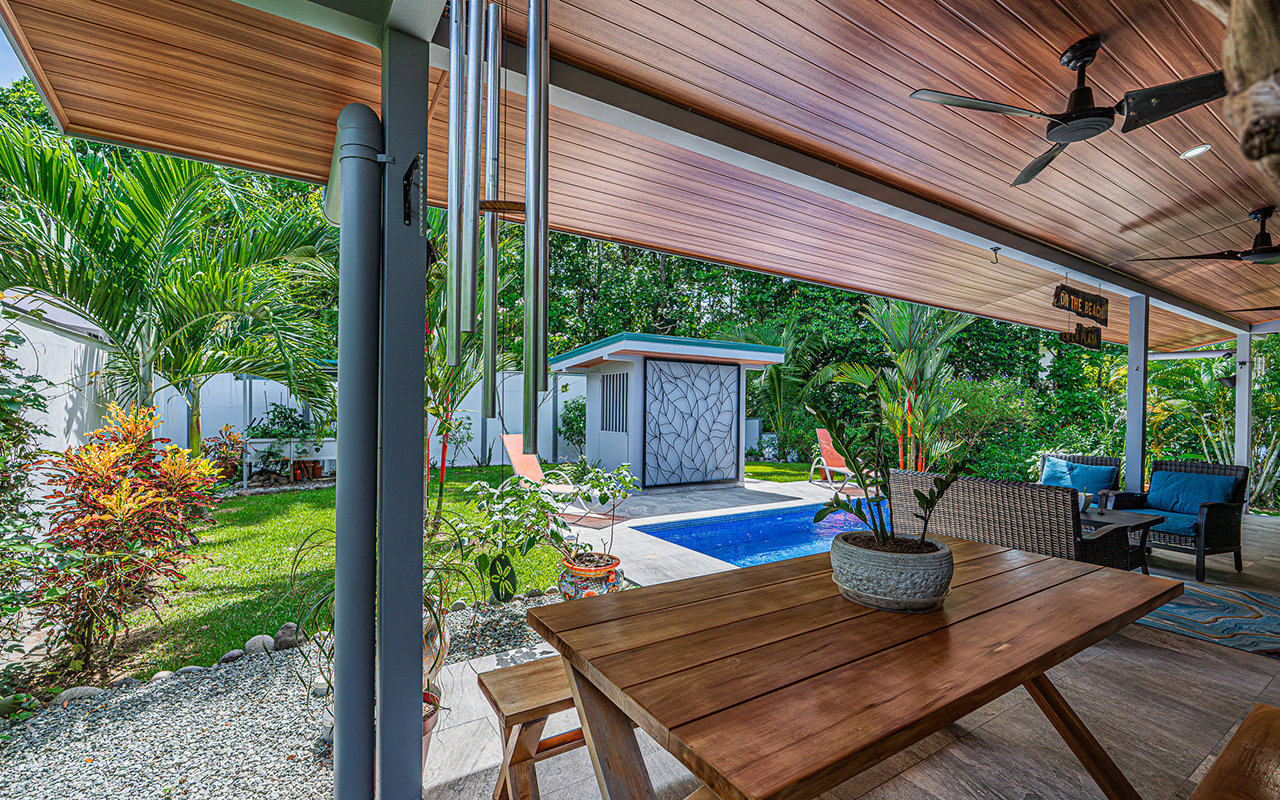 Home Near Downtown Uvita with Private Forest and Creek
