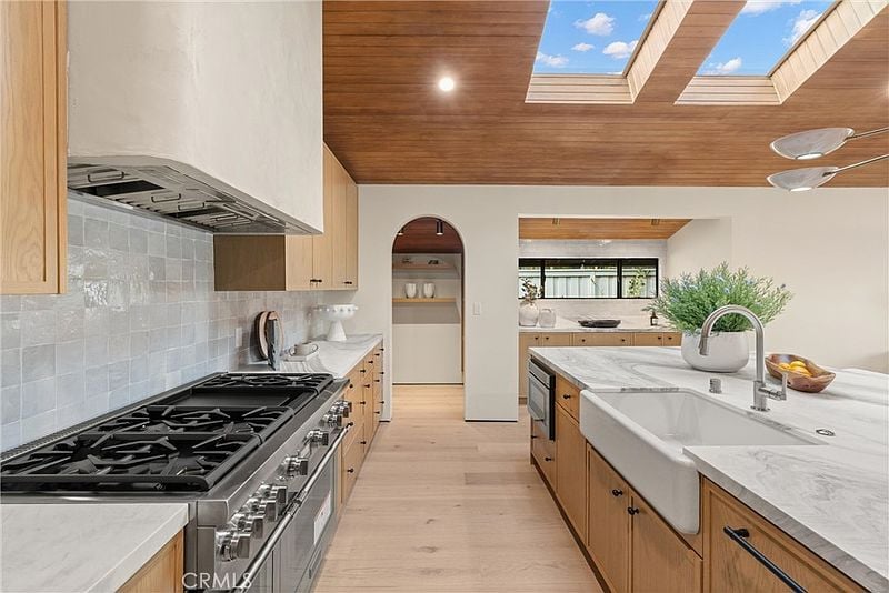 3080 Country Club Dr