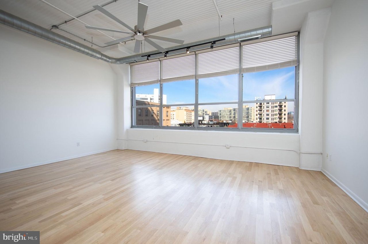 2200-28 Arch St #707