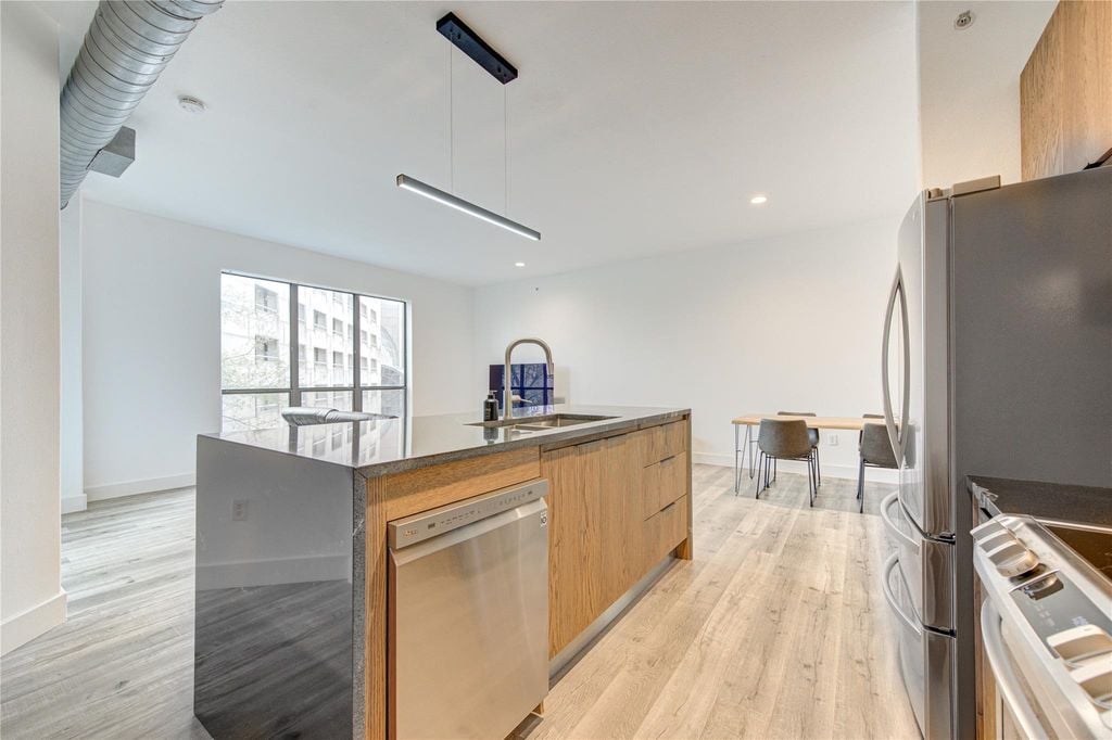 1901 Post Oak Blvd #3105