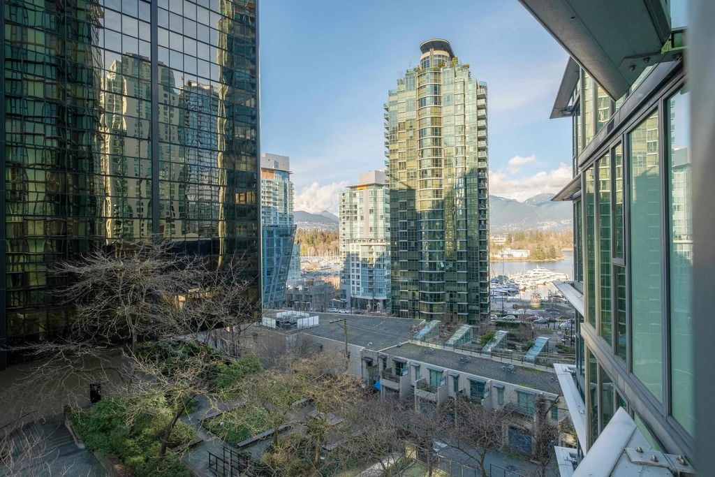1331 W Georgia St, #707