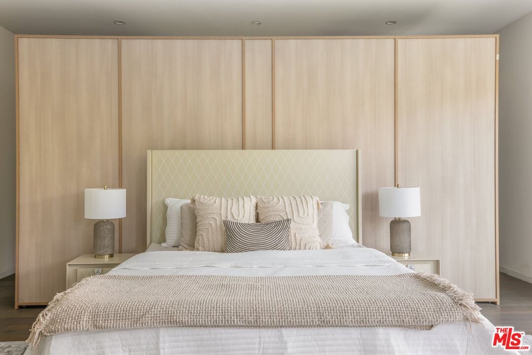 Aurelian Pavilion, W Sunset Blvd, 90049