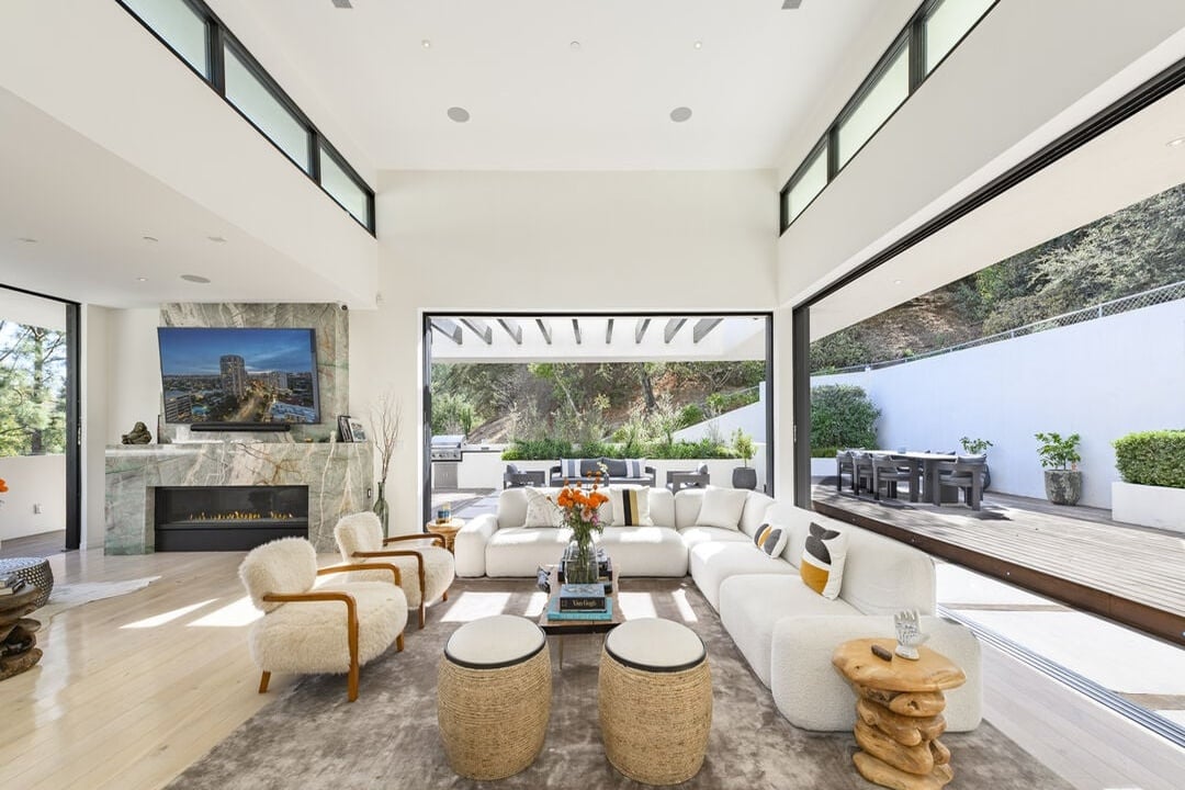 Pinnacle Manor, Willow Glen Rd, 90046