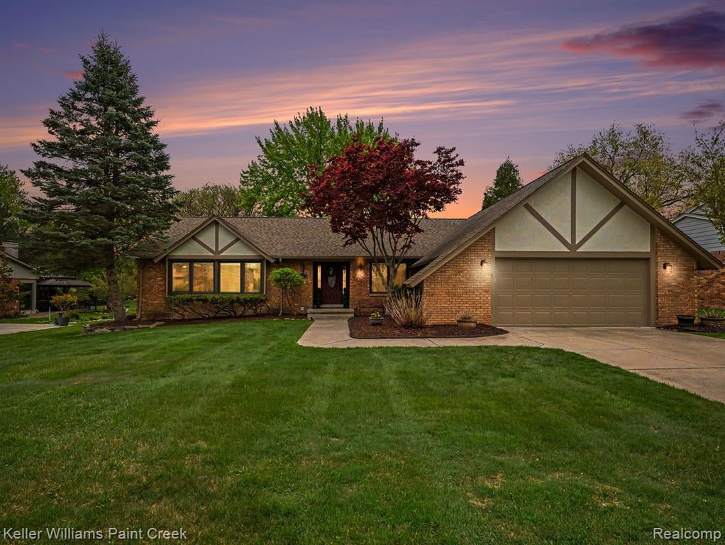 1949 Canary Ct