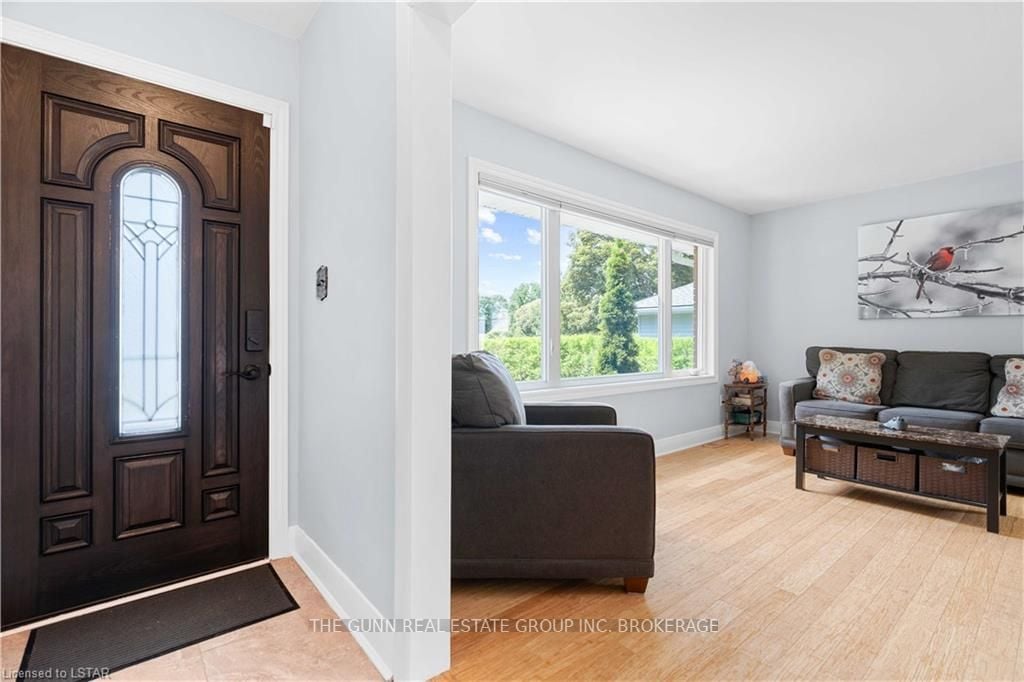 382 Colville Blvd