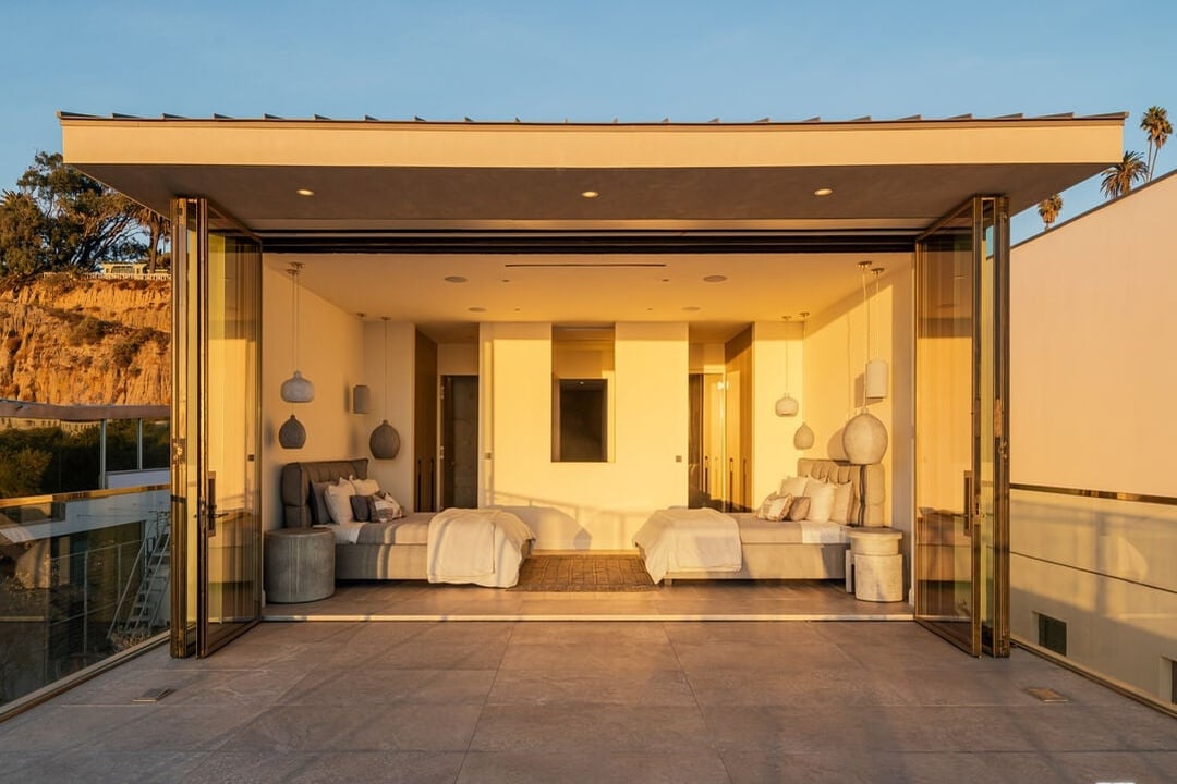 Palisades Beach Rd, 90403