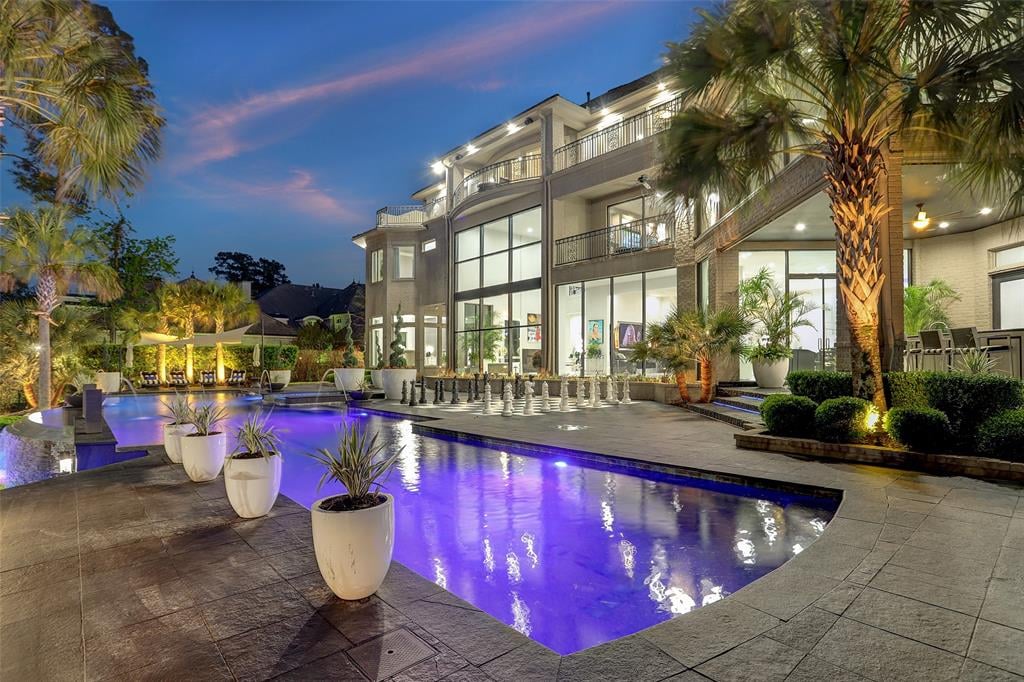 47 Grand Regency Cir