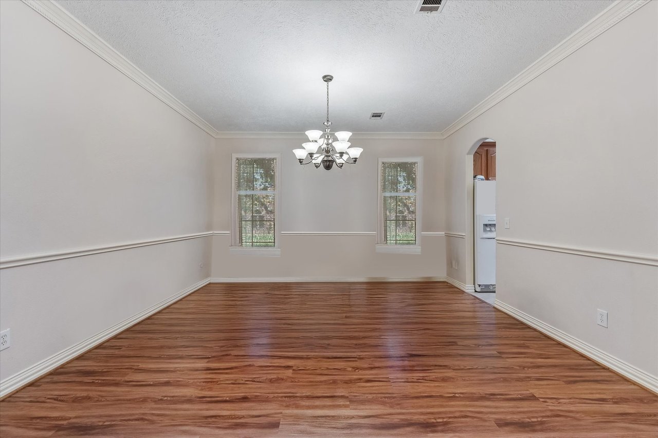 5811 Tremont Dr