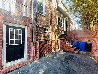 28 Wolcott Rd