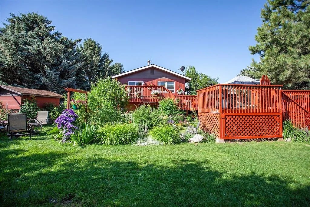 220 Coulee Dr