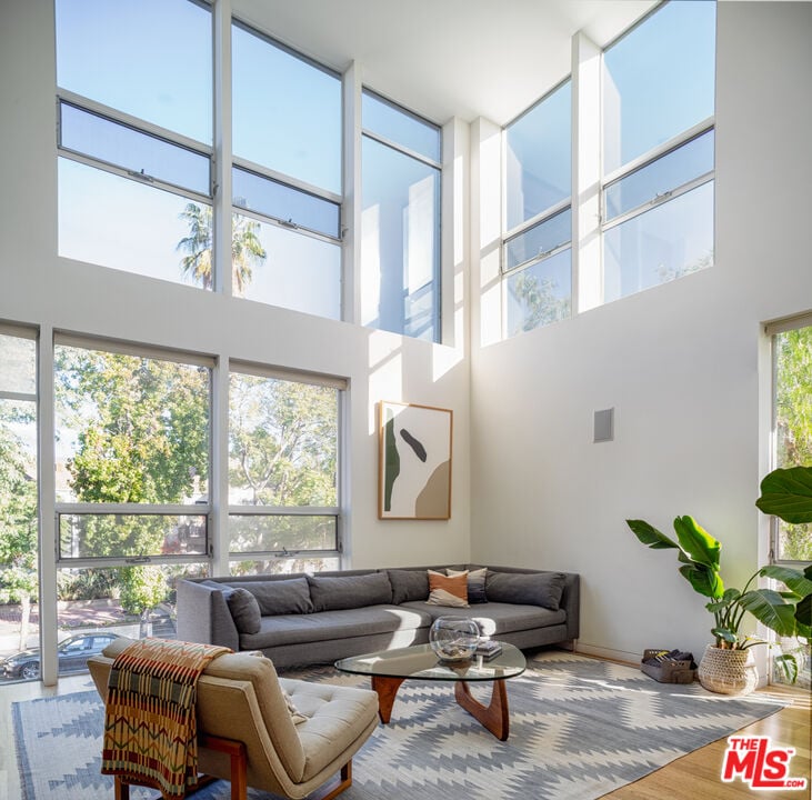 1351 Havenhurst Dr Unit: 203