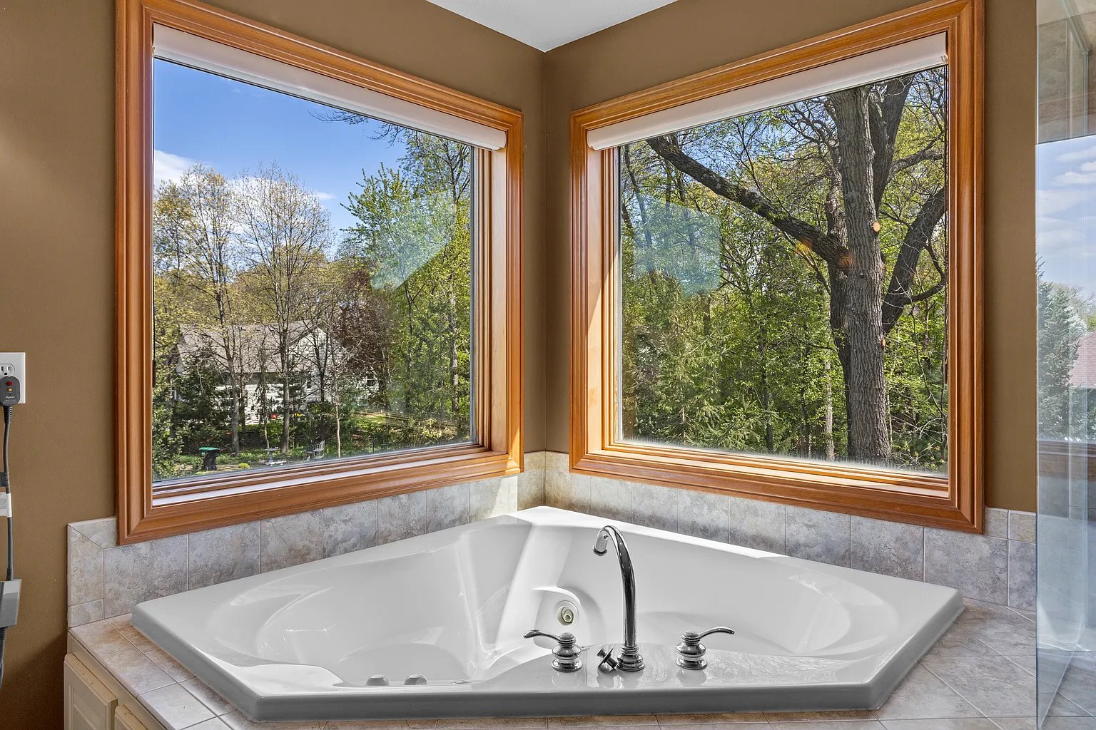 Hanson-Built Model Home on Quiet Cul-De-Sac