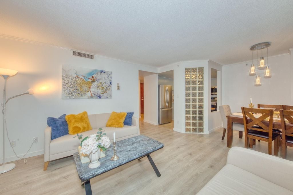 1050 Burrard St, #2303