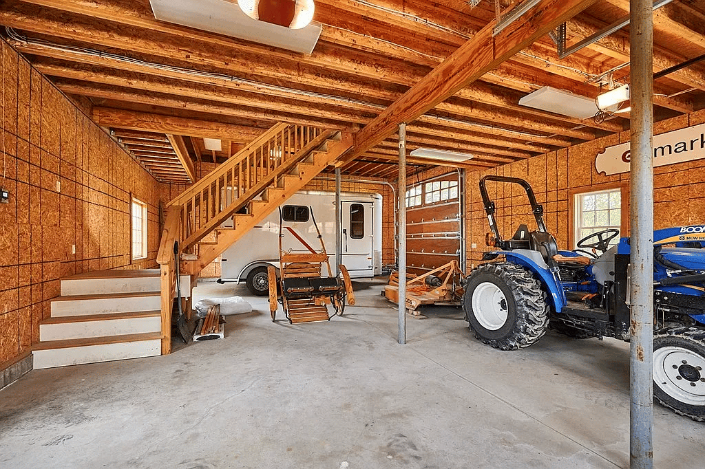 257 Leyden Rd