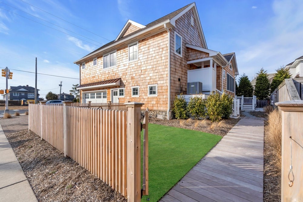 #1019 Great Location just off of East Avenue