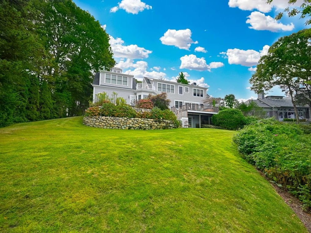 114 Hines Point