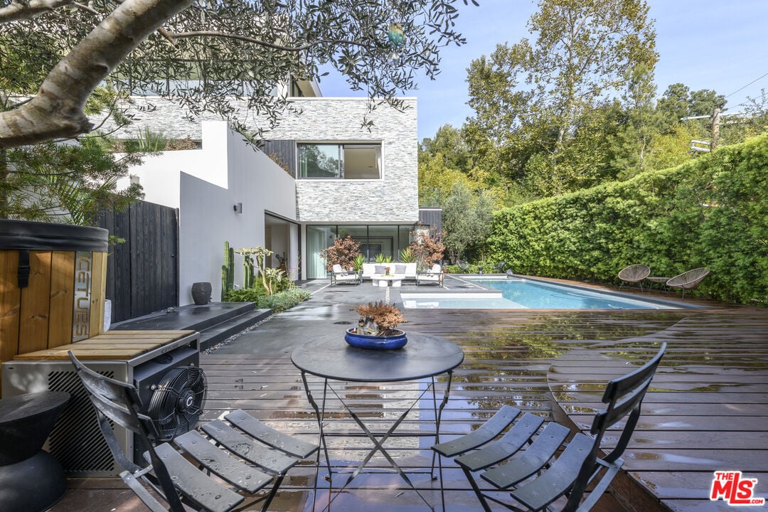 Pinnacle Manor, Willow Glen Rd, 90046