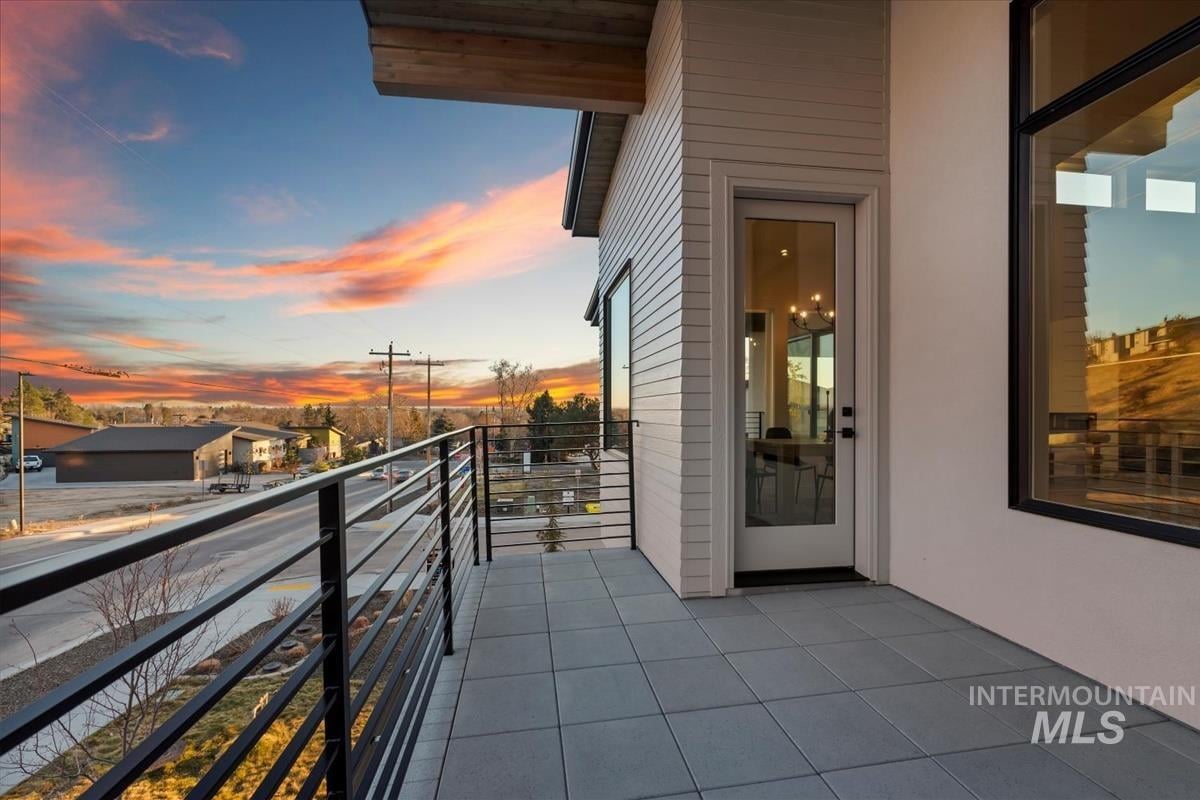 Contemporary Home With Foothills Views in Boise