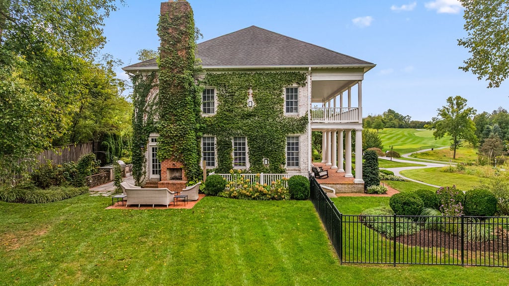 Stunning Hayfields Manor Home