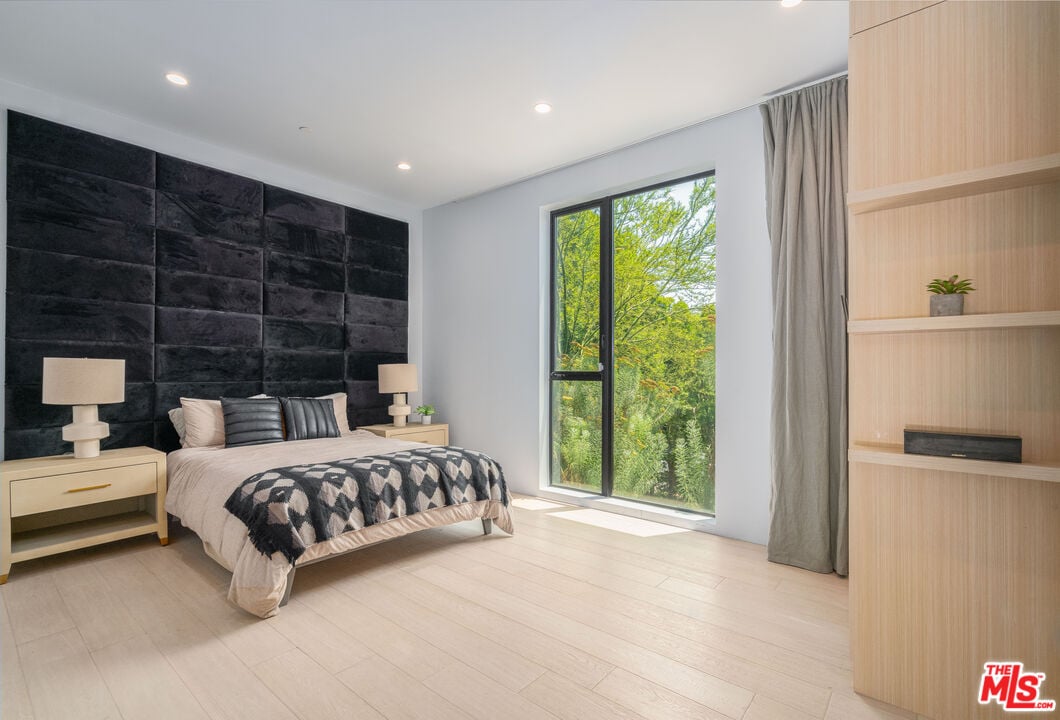 Meridian Reserve, Franklin Ave, 90046