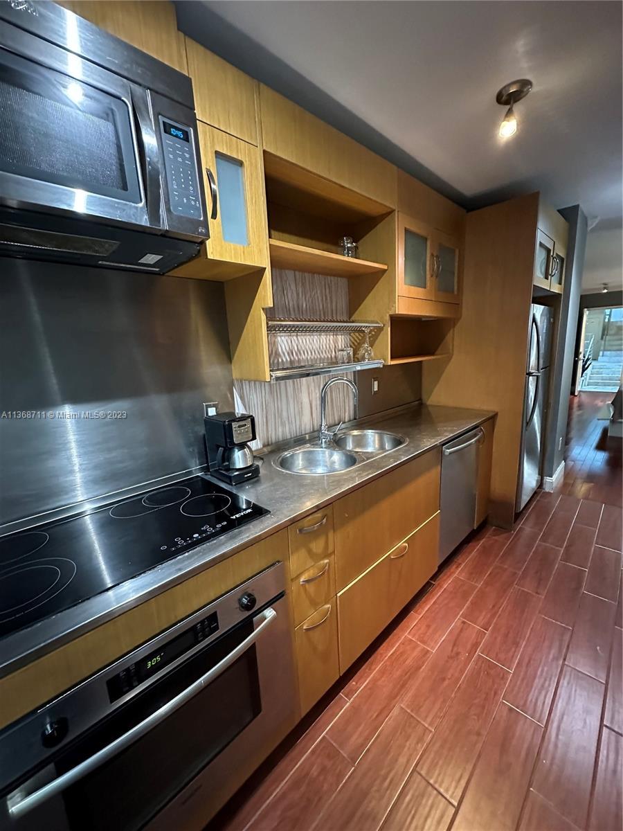 1340 Drexel Ave #305