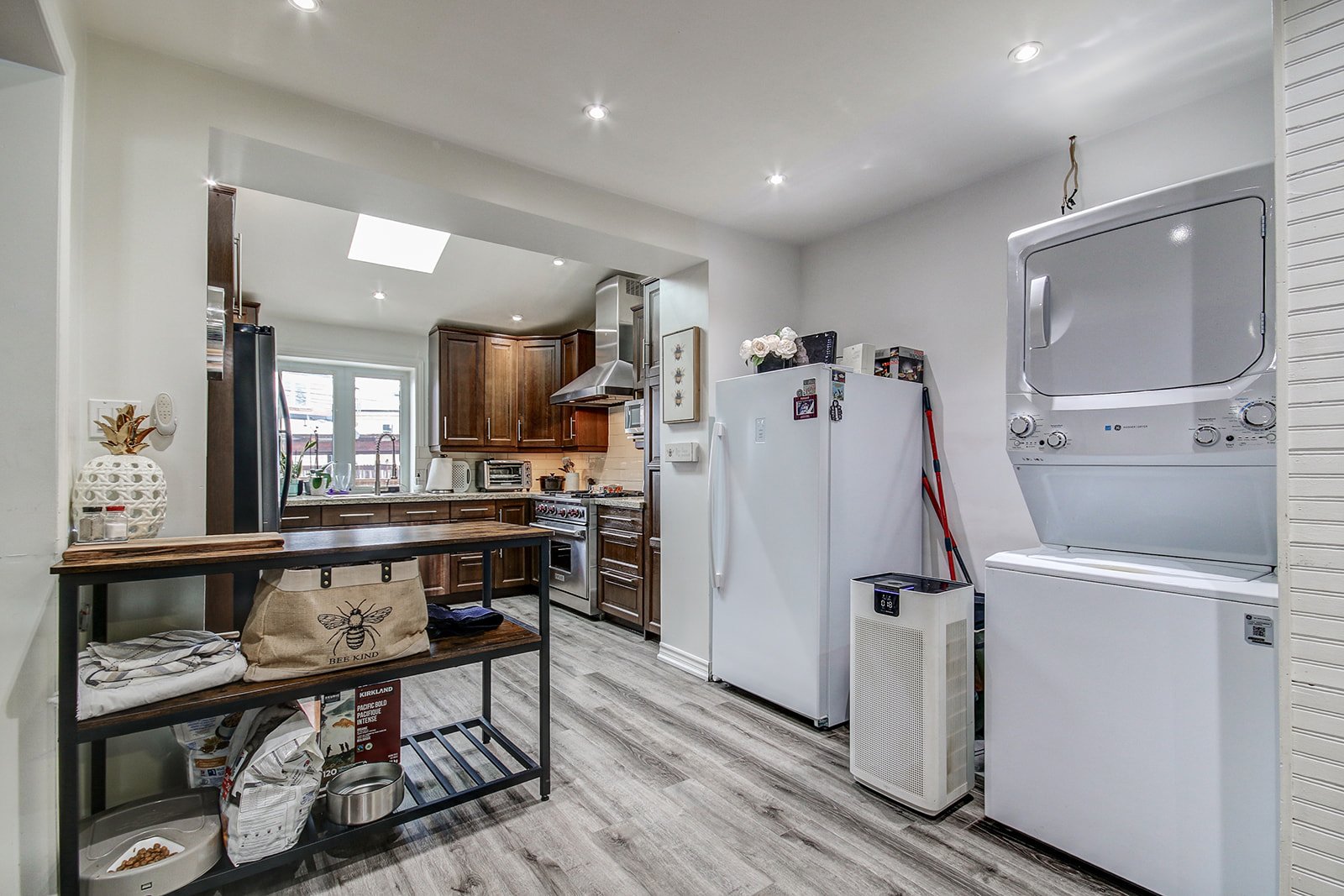 16 Allenby Ave