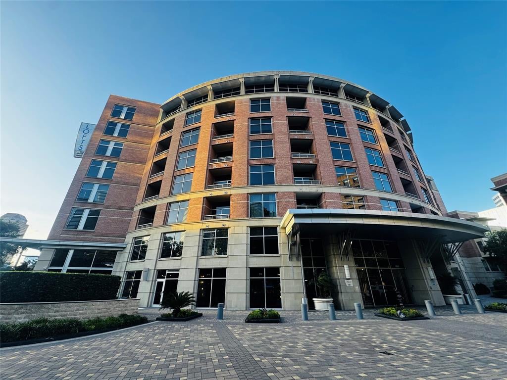 1901 Post Oak Blvd #1504