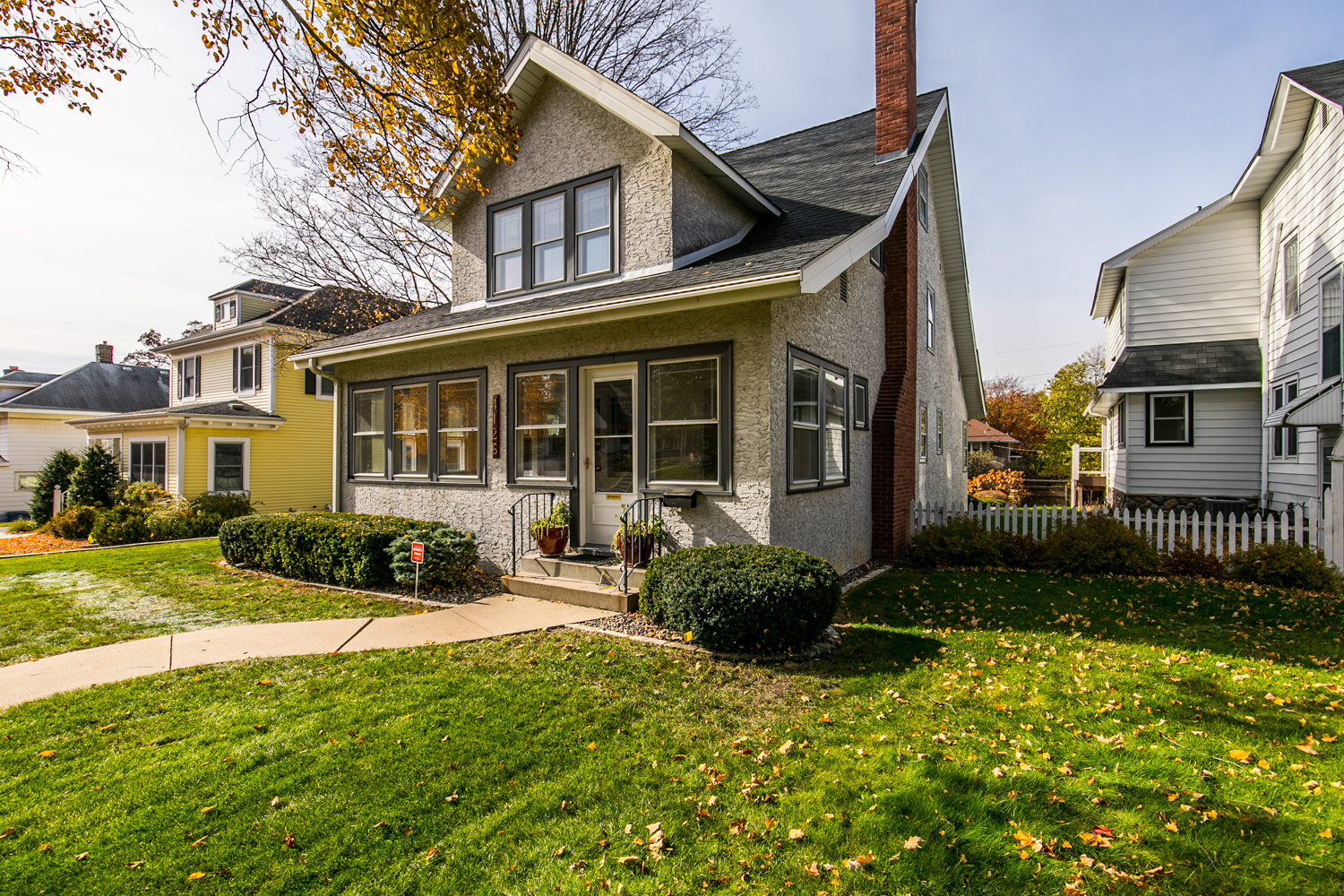 Charming 1.5-Story in Linden Hills