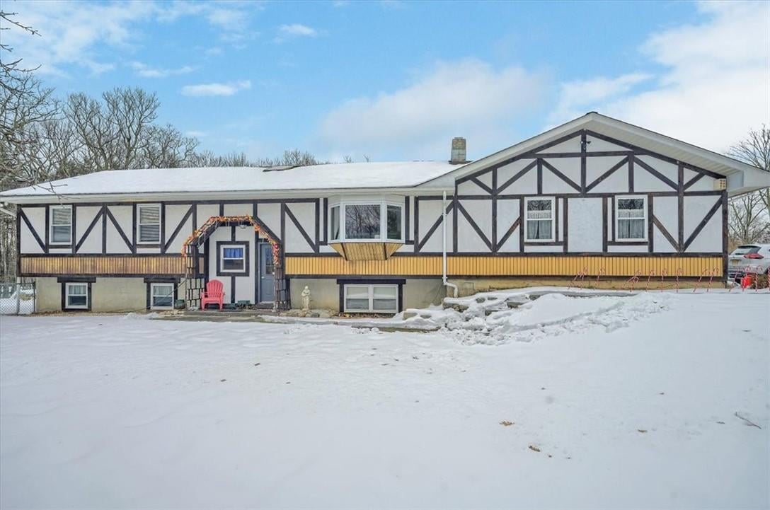 53 Weed Road