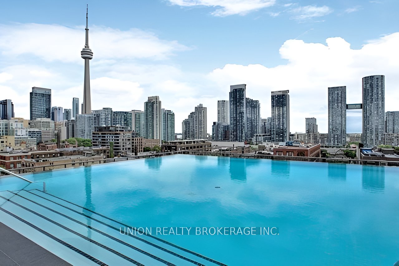 560 King St W, Ste 222