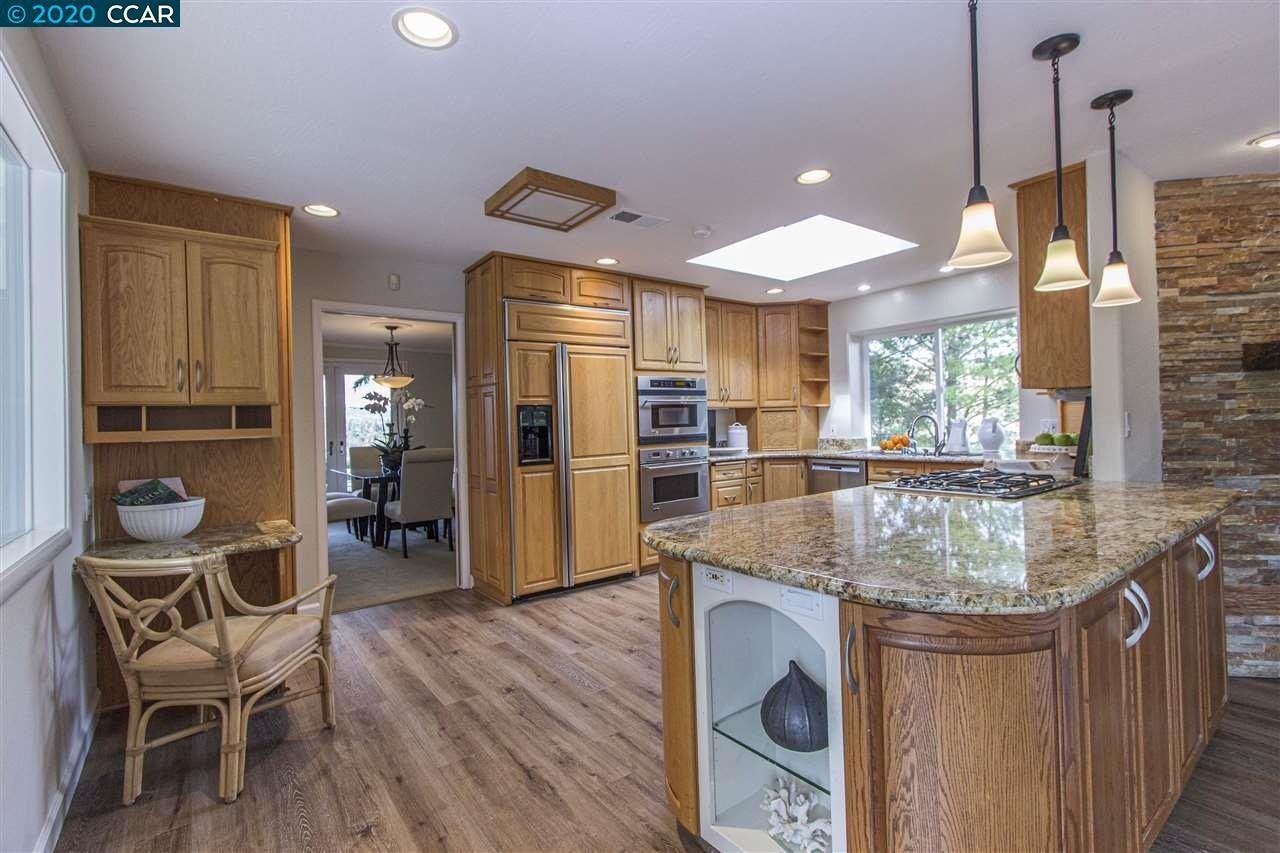 3258 Judith Ln