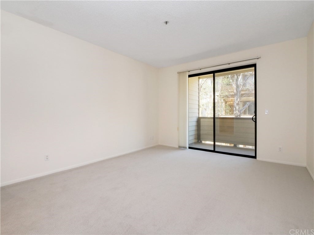 2563 Plaza Del Amo #204