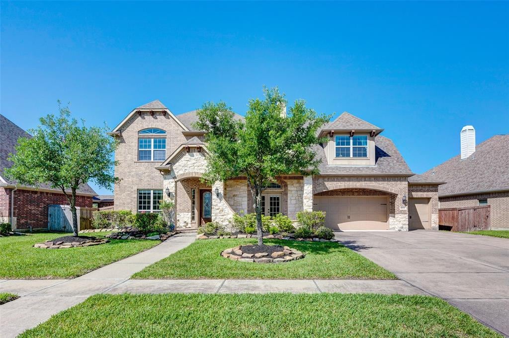 4202 Candlewood Ln