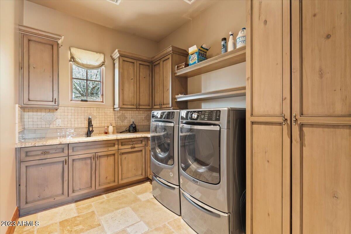 9514 E Madera Dr