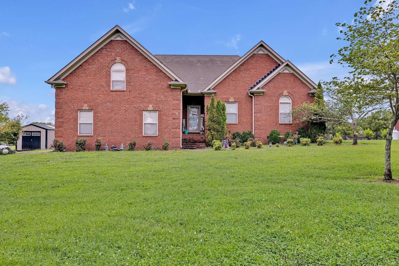 1024 Chenault Ln