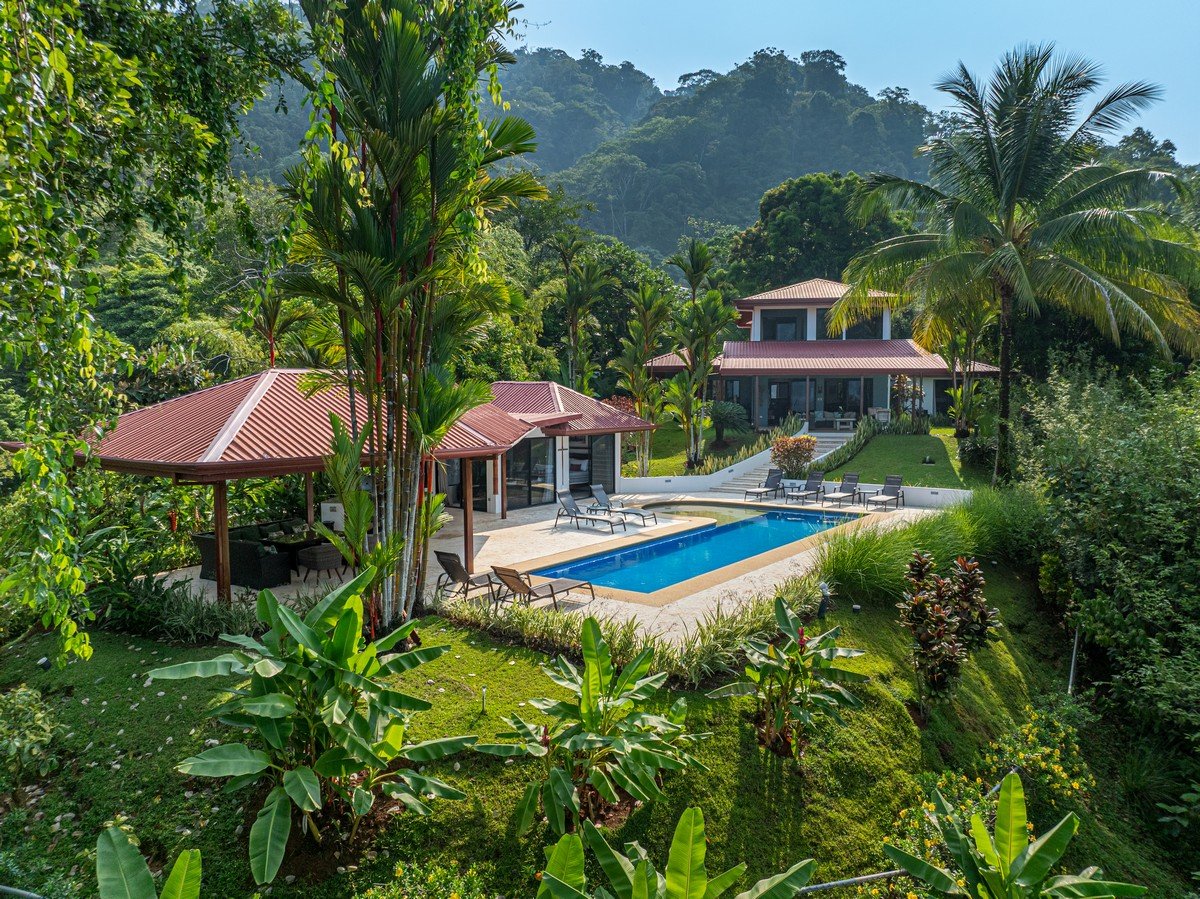 2.07 ACRES – 3 Bedroom Elegant Home With Guest Suite & Sweeping Ocean Views, Secluded & Nestled within Lush Jungle Surroundings!!!