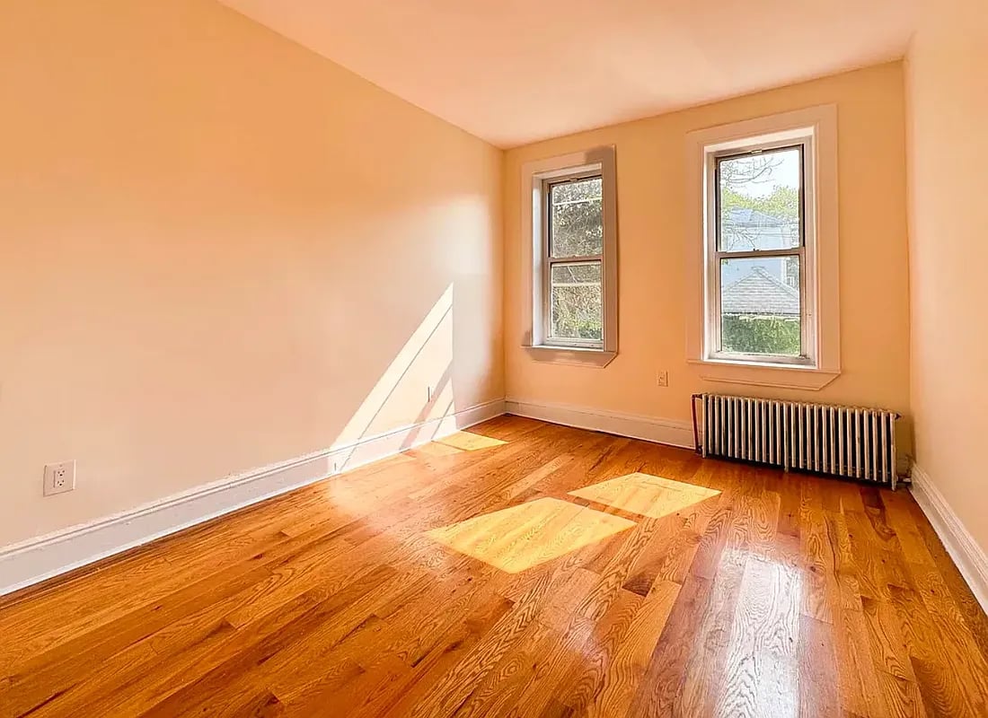 1479 East 34th Street #1R