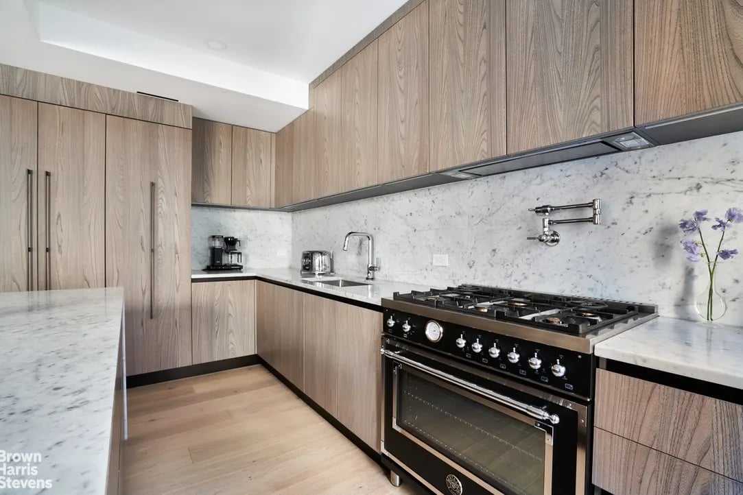 47 E 87th St #11B