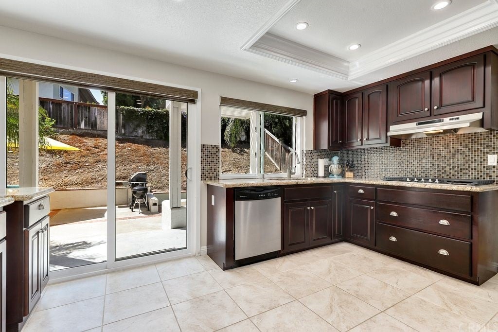 22242 Pewter Ln