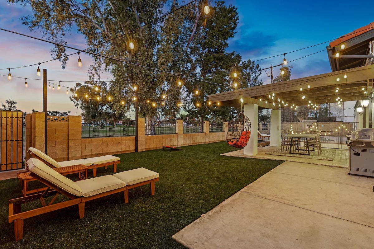 Huge Golf Course Home-Free Heated Pool/Theatre/Gym