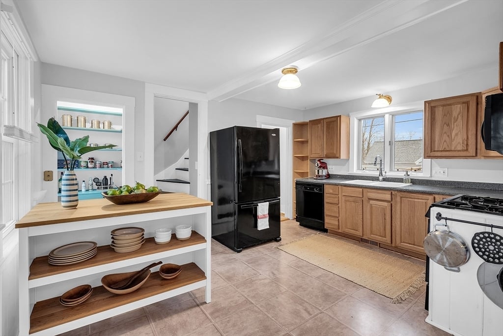 36 Pleasant St