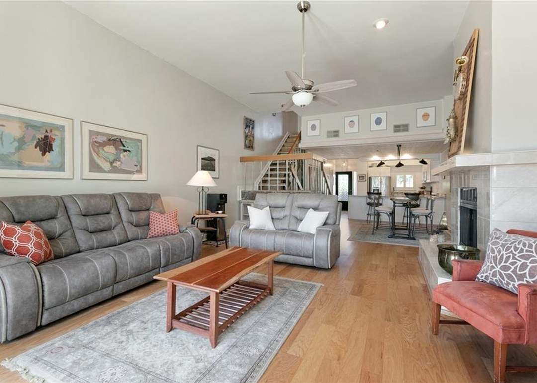 7300 Lakeshore Drive #21