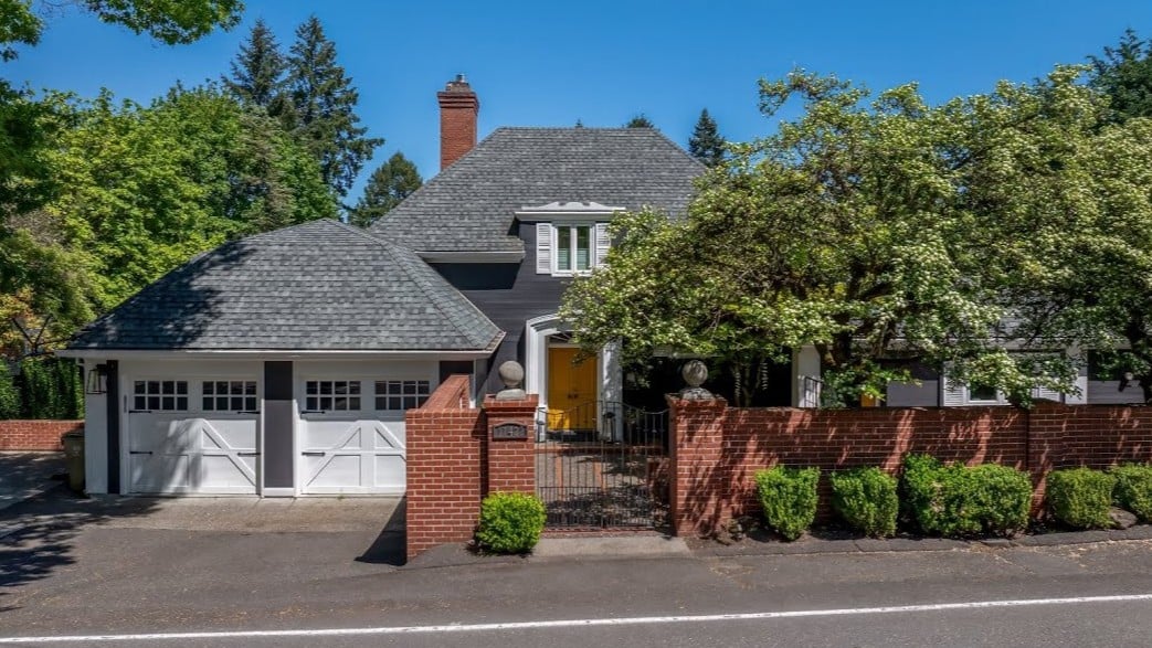 Bold Design & Timeless Luxury | 5-Bedroom Gem in Dunthorpe, OR | 11422 S Breyman Ave.