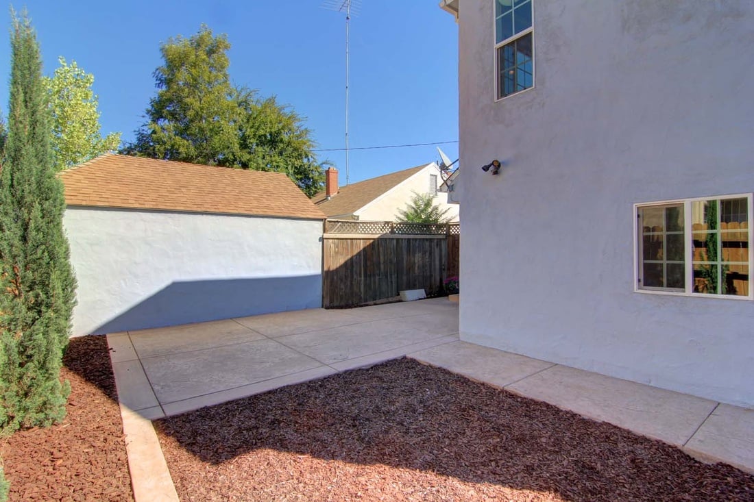 Just Listed! Gorgeous Home with The Walk in Closet of Your Dreams!