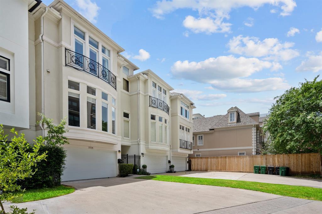 2226 Mid Ln