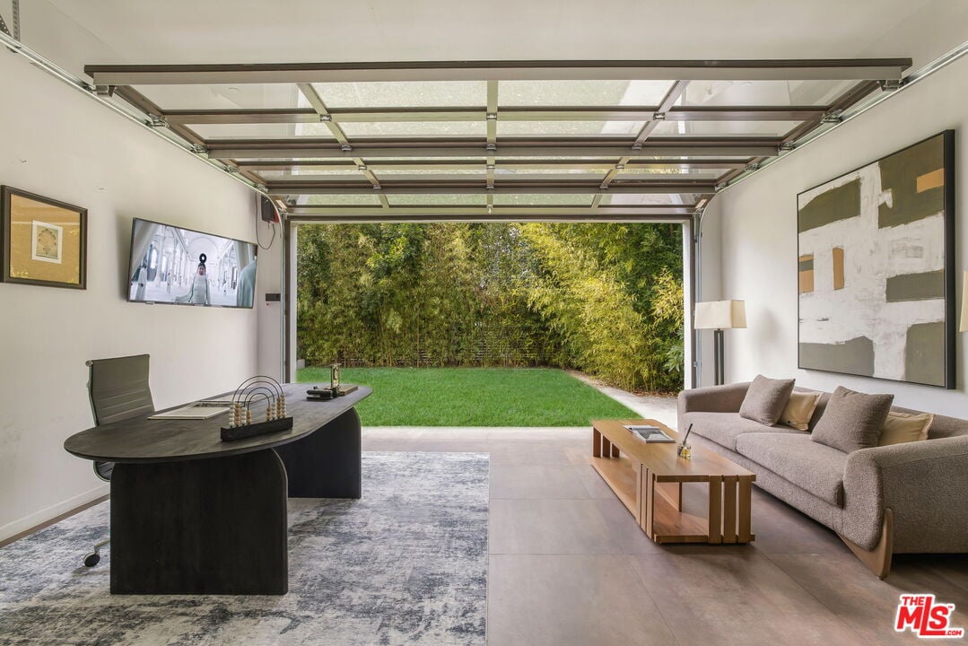 Aurelian Pavilion, W Sunset Blvd, 90049