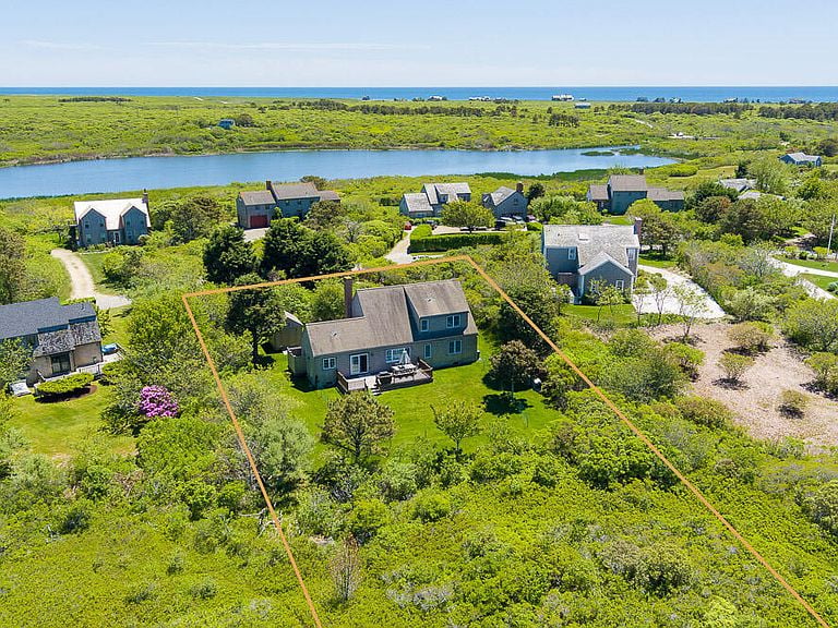 33 Long Pond Dr